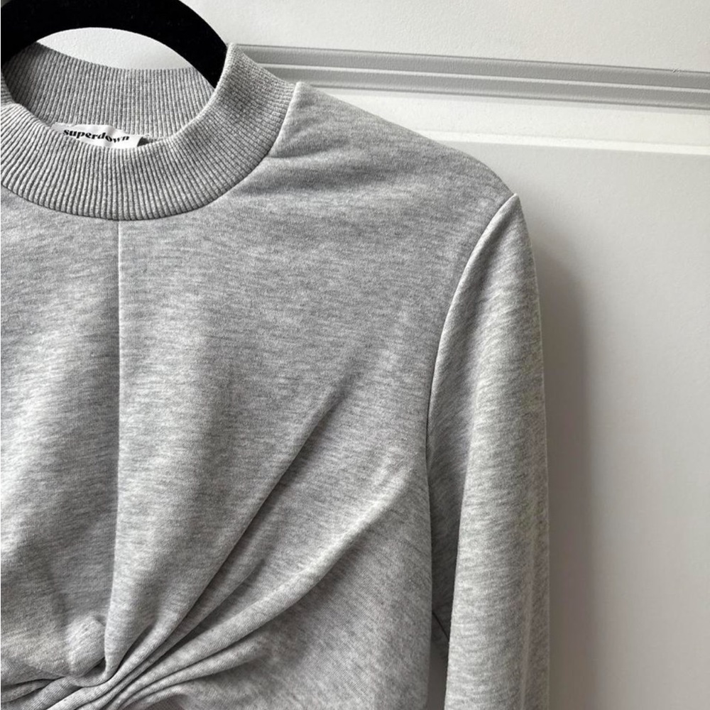 Superdown Gray Twist Front Cropped Sweatshirt - image 3